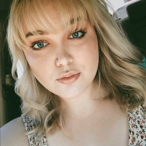 Meet your Posher, Felicity